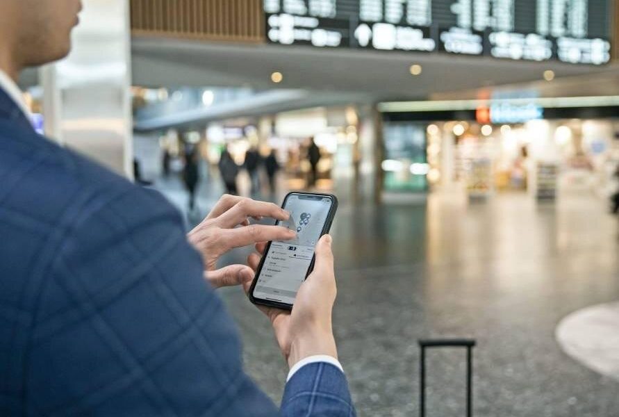 فروش پاسپورت برای رجیستری آیفون/ آیفون از دلار عقب نماند