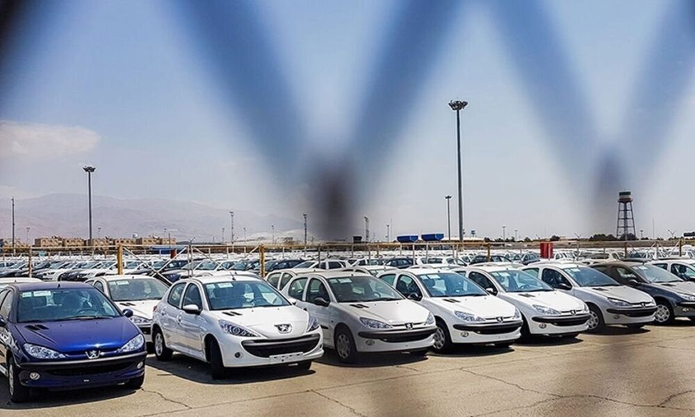 سرعت سقوط قیمت‌ خودرو شدت گرفت/ آخرین قیمت سمند، پژو، کوییک، شاهین، دنا و تارا + جدول